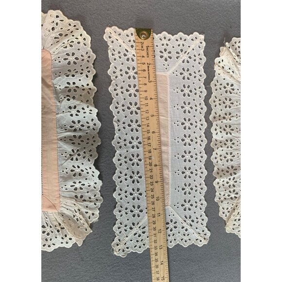 Vintage Lace Doilies Set with Embroidered Ladies - 3 Pieces for Elegant Decor - Picture 5 of 11